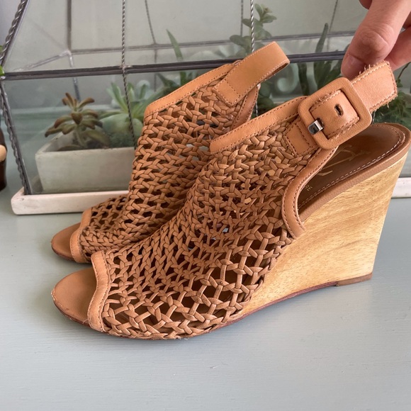 VINCE Camuto Signature wedges 36 - Picture 1 of 8